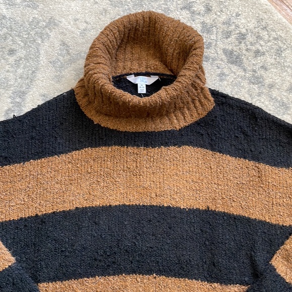 NWT Woman’s Time and Tru Striped Sweater - Picture 3 of 7
